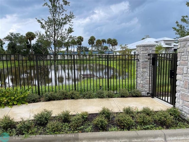 3 of 4 - 2350 Noble Oaks Ln, Fort Pierce, FL
