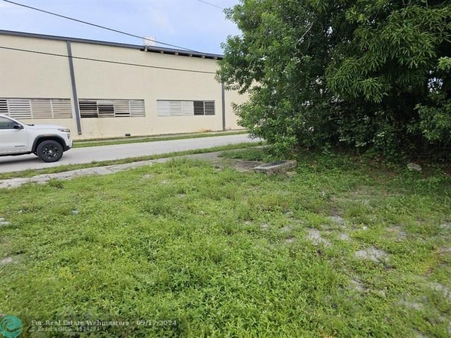 5 of 7 - 265 Nw 1st Ave, Deerfield Beach, FL