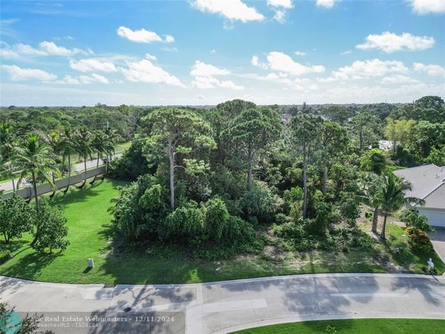 1 of 17 - 7912 Se Windjammer Way, Hobe Sound, FL