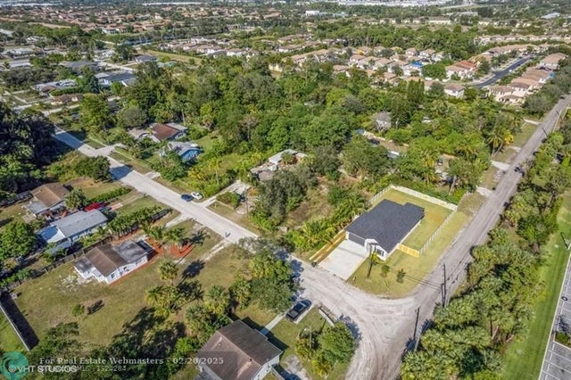 2 of 8 - 6275 Bishoff Rd, West Palm Beach, FL