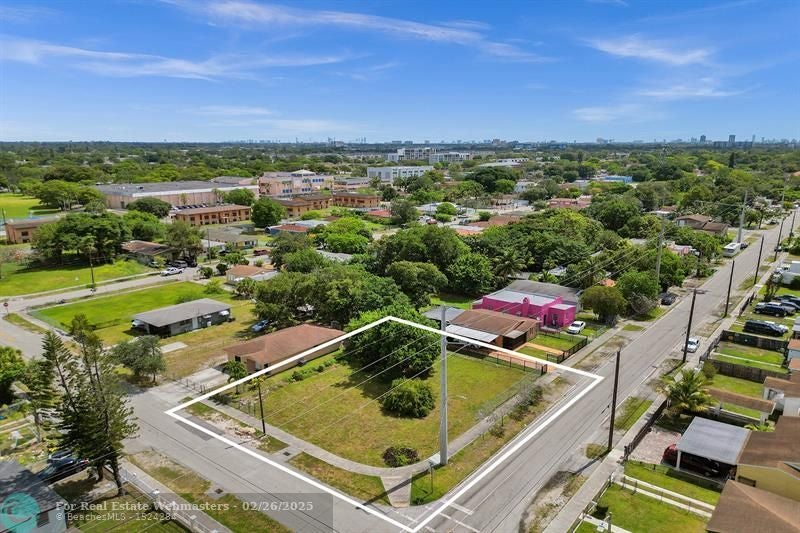 1895 Nw 58th St, Miami