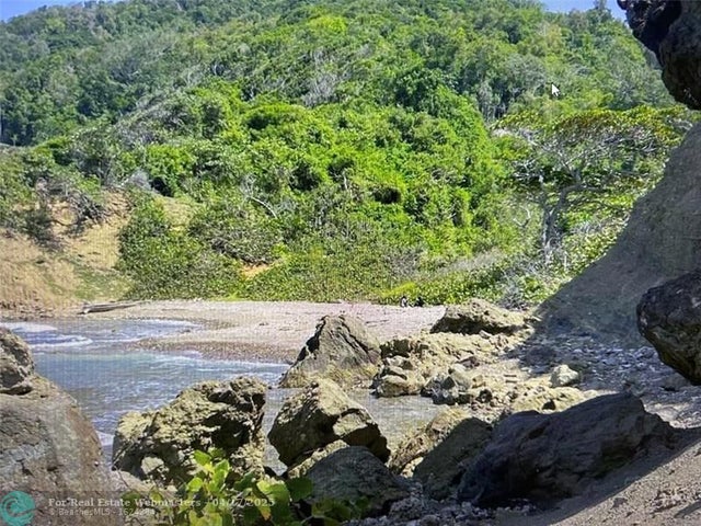 4 of 8 - 00 Robinbay, Other City - Keys/Islands/Caribbean, OC