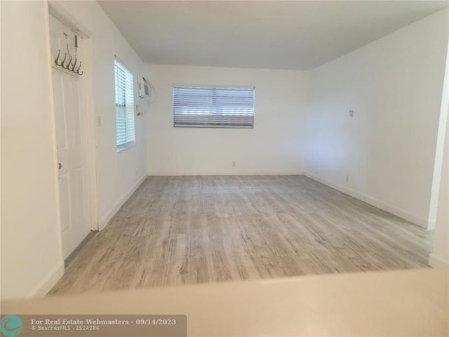1 of 19 - 900 Sw 11th St 3, Hallandale, FL