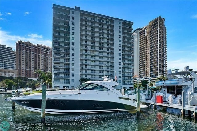 4 of 38 - 77 S Birch Rd 15b, Fort Lauderdale, FL