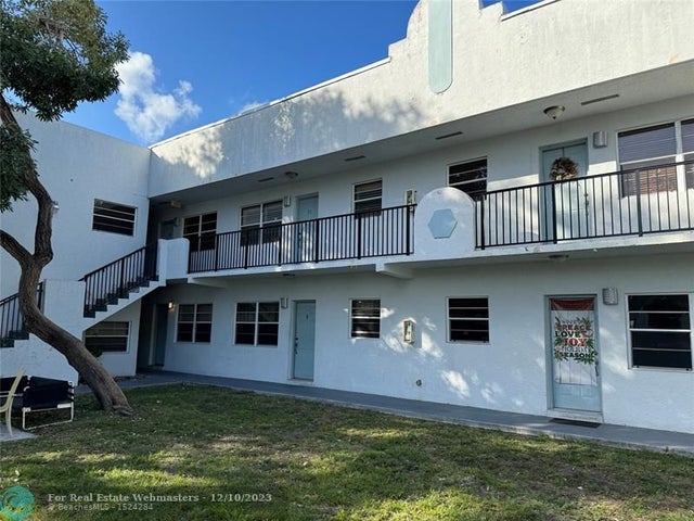 1 of 10 - 1925 Madison St 21, Hollywood, FL