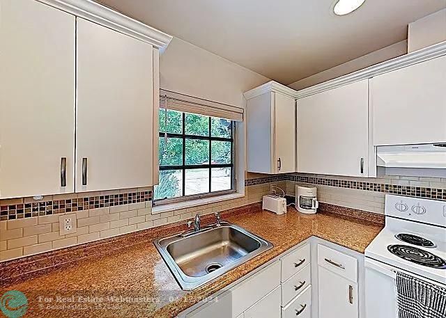 5 of 5 - 1750 N Riverside Dr 3, Pompano Beach, FL