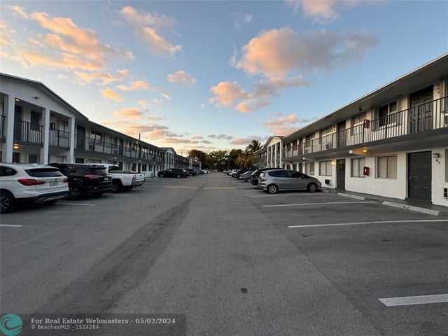 1 of 13 - 1814 E Oakland Park Blvd 49, Fort Lauderdale, FL