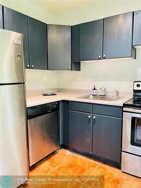 5 of 24 - 1316 S 19th Ave, Hollywood, FL