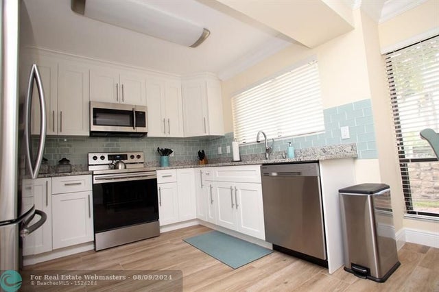 1 of 8 - 67 Balfour Rd, Palm Beach Gardens, FL