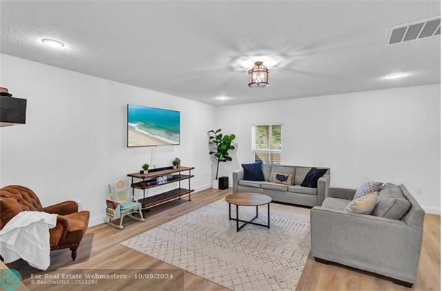 5 of 23 - 610 22nd Ave, Vero Beach, FL