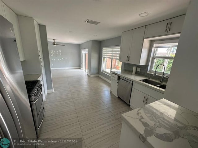5 of 25 - 12242 Nw 30th Mnr, Sunrise, FL