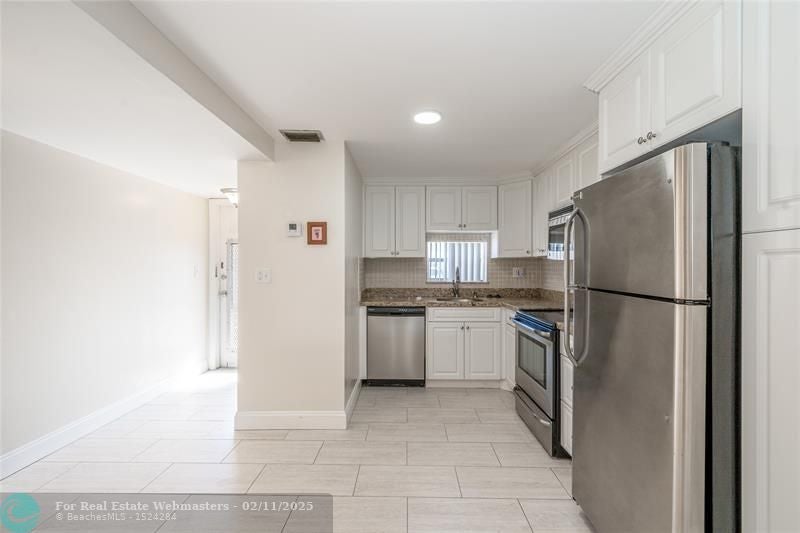 9523 S Hollybrook Lake Dr 107, Pembroke Pines