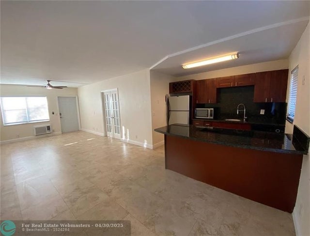2 of 6 - 1100 Ne 9th Ave 202, Fort Lauderdale, FL