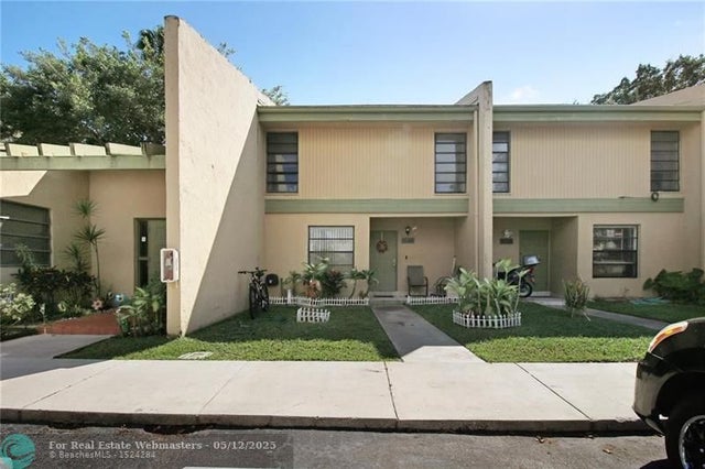 1 of 26 - 9210 Nw 14th St 9210, Hollywood, FL