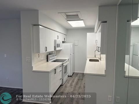 4 of 12 - 3870 Ne 22nd Ter 4, Lighthouse Point, FL