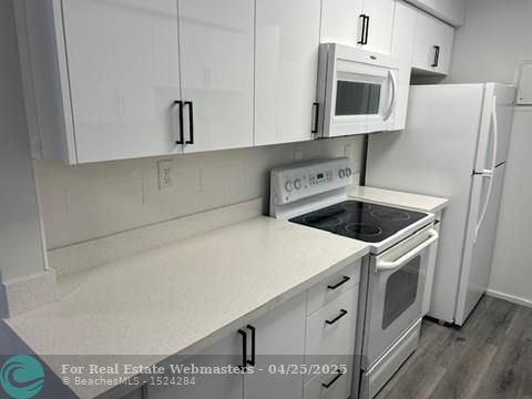 5 of 12 - 3870 Ne 22nd Ter 4, Lighthouse Point, FL