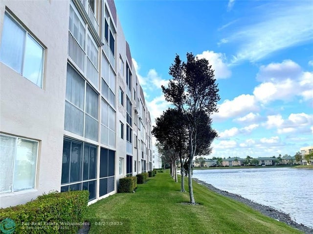 2 of 27 - 7660 Trent Dr 213, Fort Lauderdale, FL