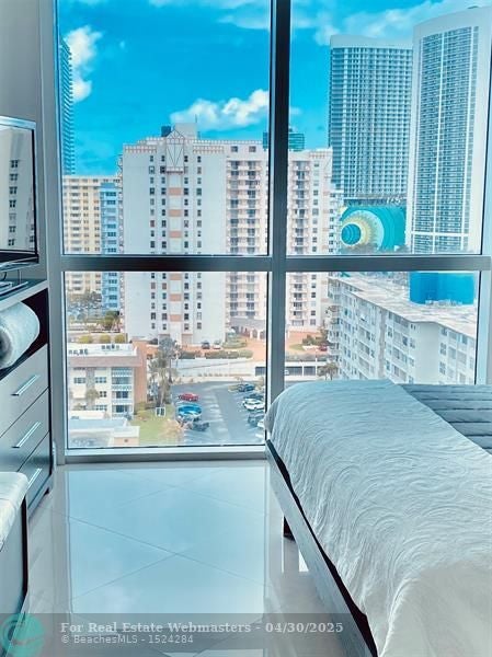 4 of 30 - 1945 S Ocean Dr 1408, Hallandale, FL
