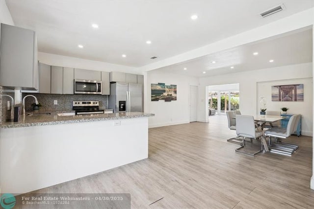 4 of 20 - 1670 Sw 22nd Ave, Fort Lauderdale, FL