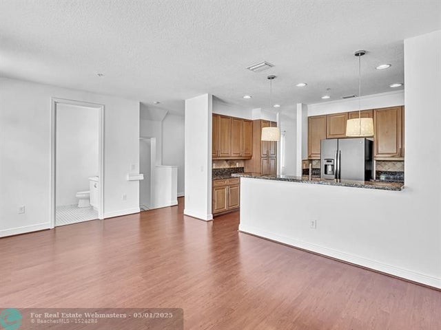 5 of 30 - 563 Nw 35th Pl, Boca Raton, FL