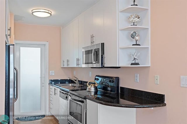 3 of 39 - 3250 Ne 28th St 302, Fort Lauderdale, FL