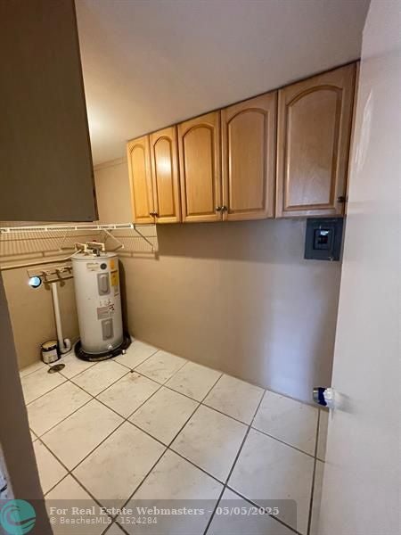 5 of 16 - 359 E Dayton Cir, Fort Lauderdale, FL