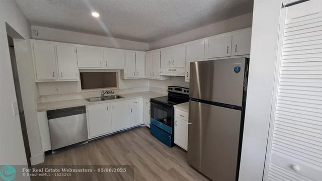 3 of 8 - 8031 Southgate Blvd K10, Pompano Beach, FL