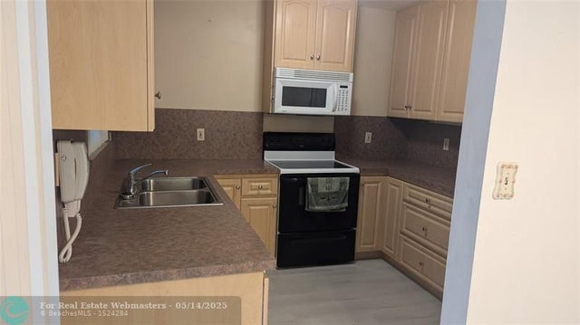5 of 20 - 2080 Sw 38th Ave, Fort Lauderdale, FL