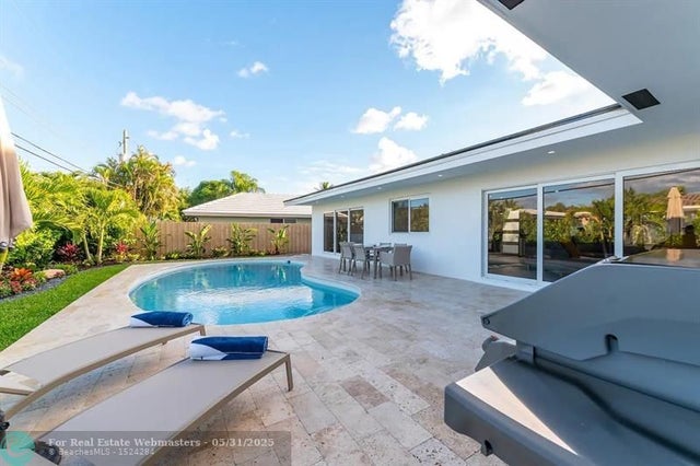 4 of 32 - 6600 Ne 21st Dr, Fort Lauderdale, FL