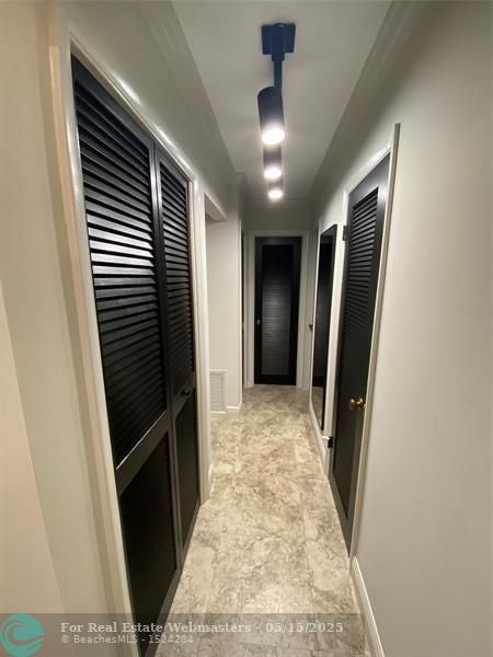 4 of 7 - 4040 N Hills Dr 5, Hollywood, FL