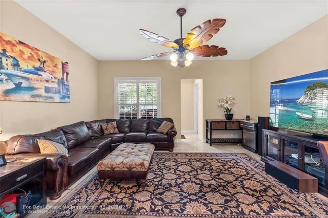 2 of 27 - 423 Sw 16th St, Fort Lauderdale, FL