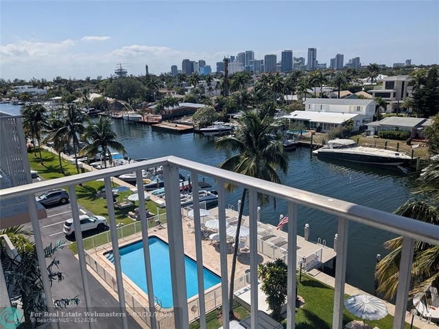 1 of 16 - 1731 Se 15 St 612, Fort Lauderdale, FL