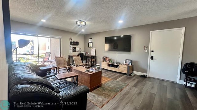 2 of 9 - 4040 N Hills Dr 25, Hollywood, FL