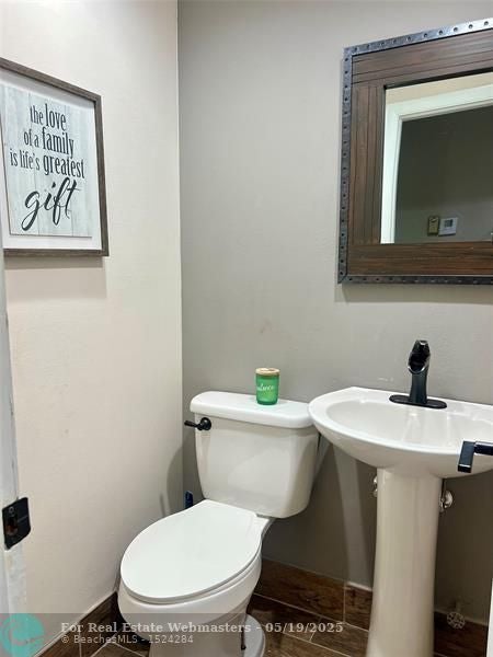 5 of 9 - 4040 N Hills Dr 25, Hollywood, FL