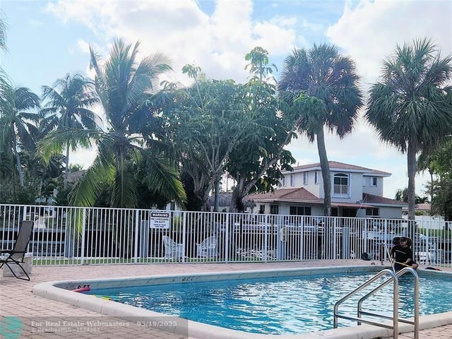 1 of 13 - 151 Se 6th Ave 10, Pompano Beach, FL