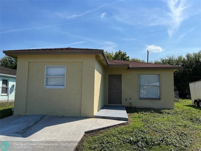 312 Carissa Dr, Pahokee