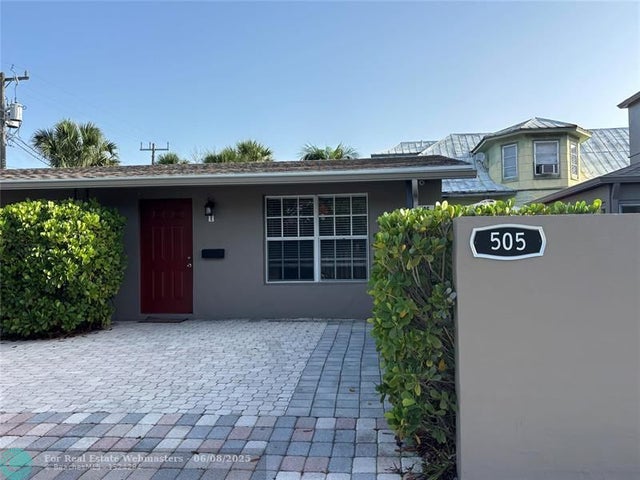 1 of 15 - 505 N J St 1, Lake Worth, FL
