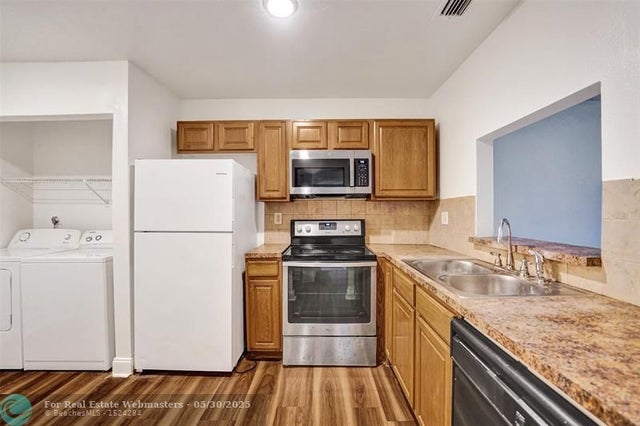 4 of 24 - 2518 Riverside Dr 2518, Coral Springs, FL
