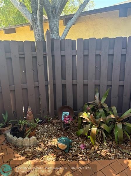 3 of 13 - 117 Essex Rd, Hollywood, FL