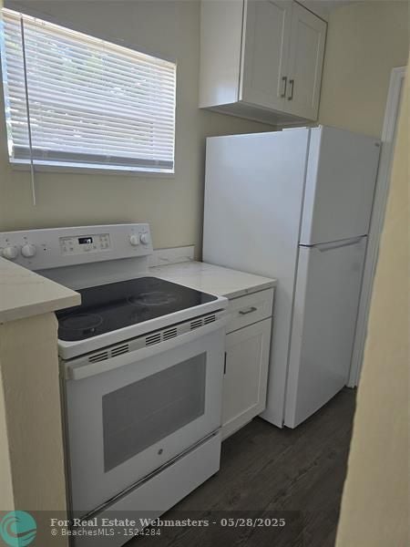 1 of 16 - 1719 Lauderdale Manor Dr, Fort Lauderdale, FL