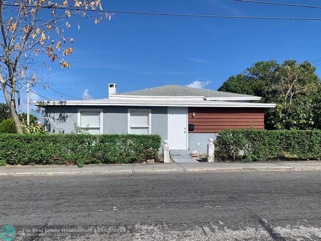 1 of 7 - 2212 Division Ave, West Palm Beach, FL