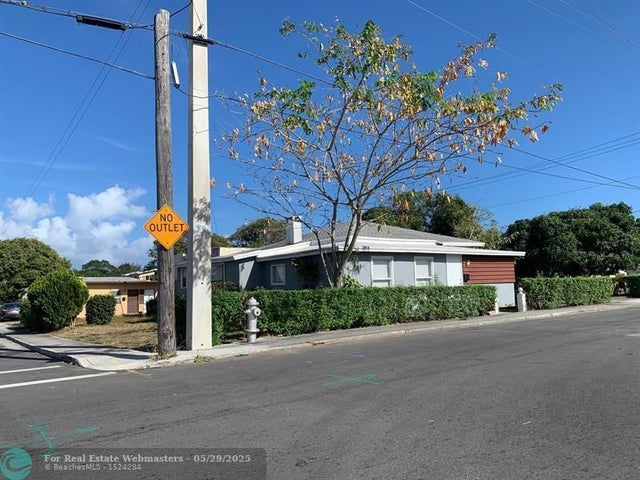 2 of 7 - 2212 Division Ave, West Palm Beach, FL