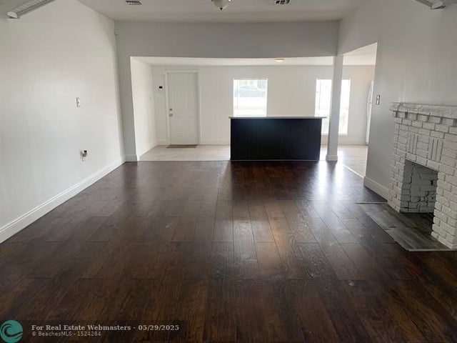4 of 7 - 2212 Division Ave, West Palm Beach, FL