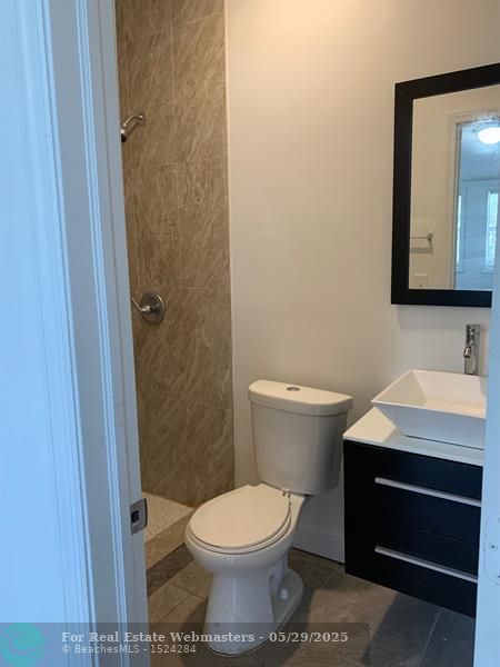 5 of 7 - 2212 Division Ave, West Palm Beach, FL