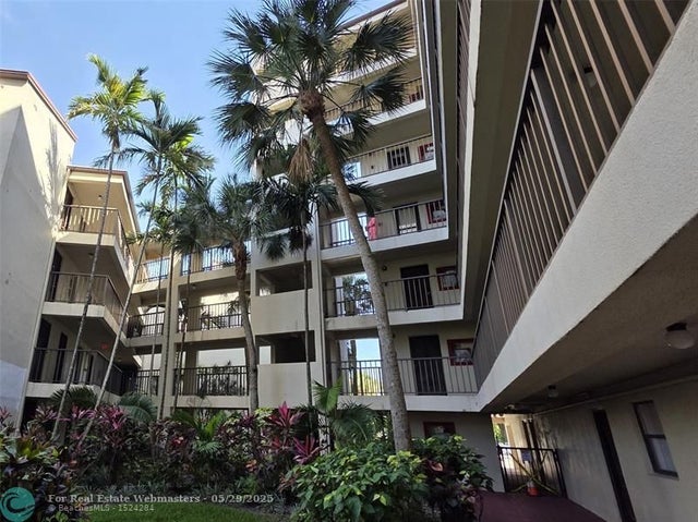 1 of 20 - 2320 S Cypress Bend Dr 106, Pompano Beach, FL