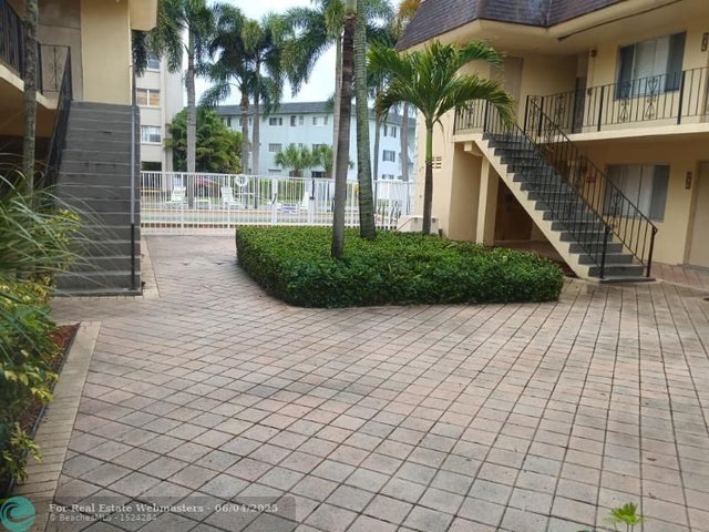 2 of 11 - 515 S Sequoia Dr 104, West Palm Beach, FL