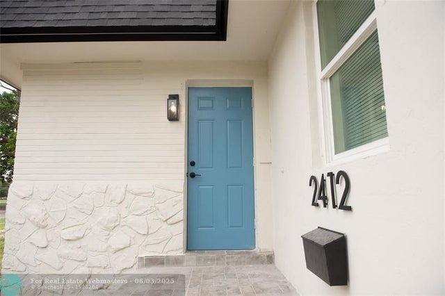 5 of 17 - 2412 Sherman St, Hollywood, FL