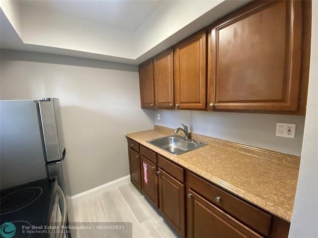 1 of 9 - 321 Sw 14th St, Fort Lauderdale, FL