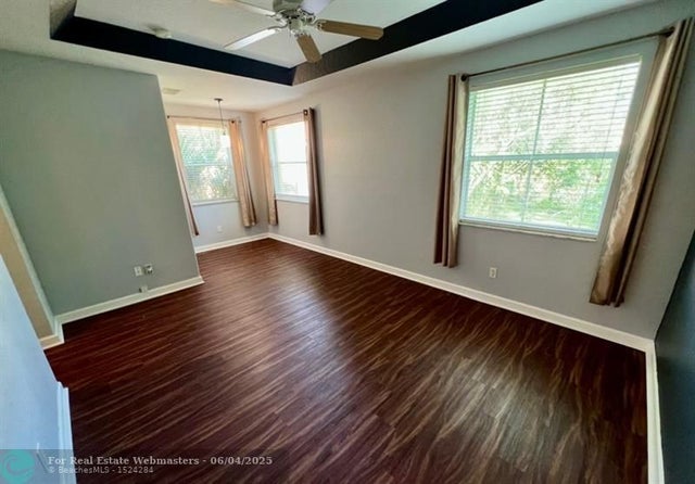 4 of 11 - 2222 Shoma Dr, Royal Palm Beach, FL