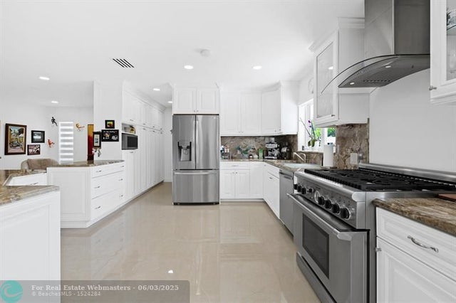 4 of 24 - 420 Se 13th Ave, Pompano Beach, FL